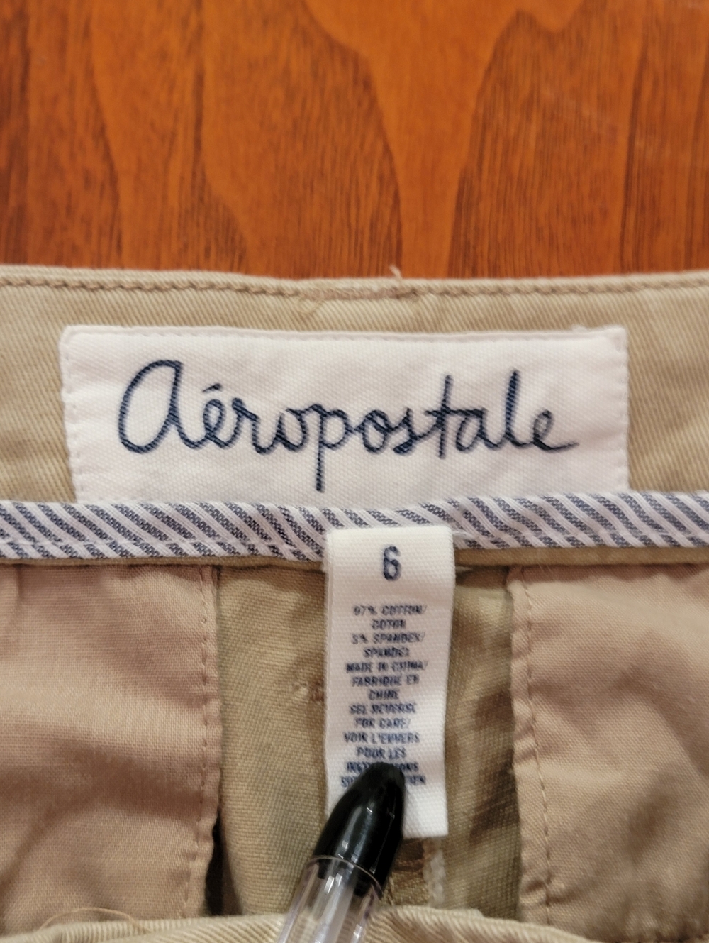 Aeropostale Classic Khaki Bermuda Shorts Size 6 - Picture 7 of 8